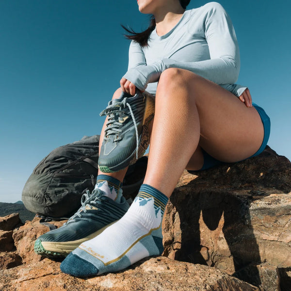 Women's Hiking Socks - Mountain White