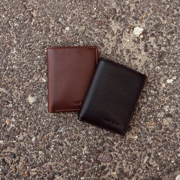 Levi - Black