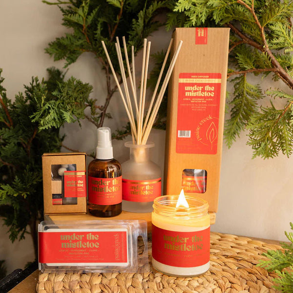 Wood Wick Jar Candle 8 oz - Under The Mistletoe